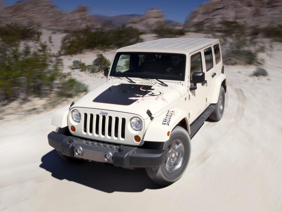  Jeep Wrangler Unlimited Mojave 2011 года  (фото 5 из 46)